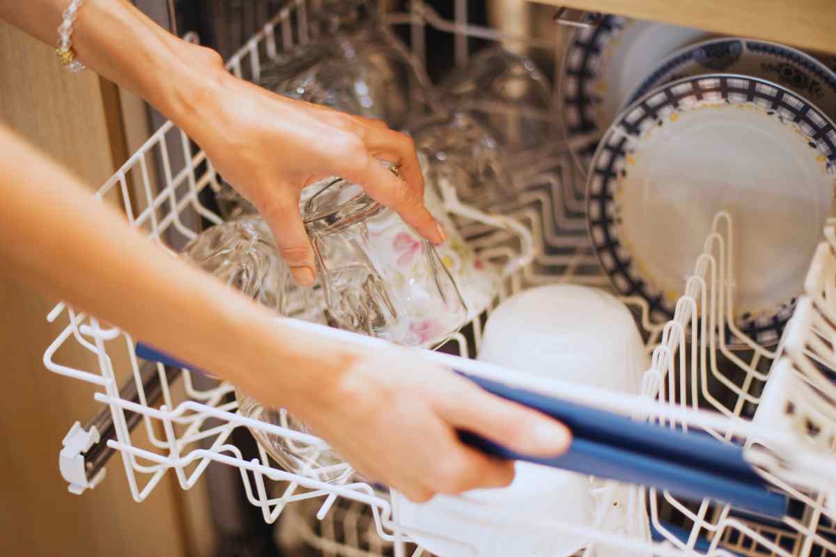 Cena in lavastoviglie: il trucco assurdo che ti fa risparmiare sulla bolletta